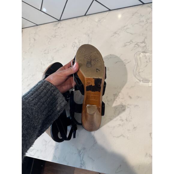 l.e.i. Black Faux suede sandals heels 90s Y2K size 9 it girl bohemian neutral - Picture 8 of 11